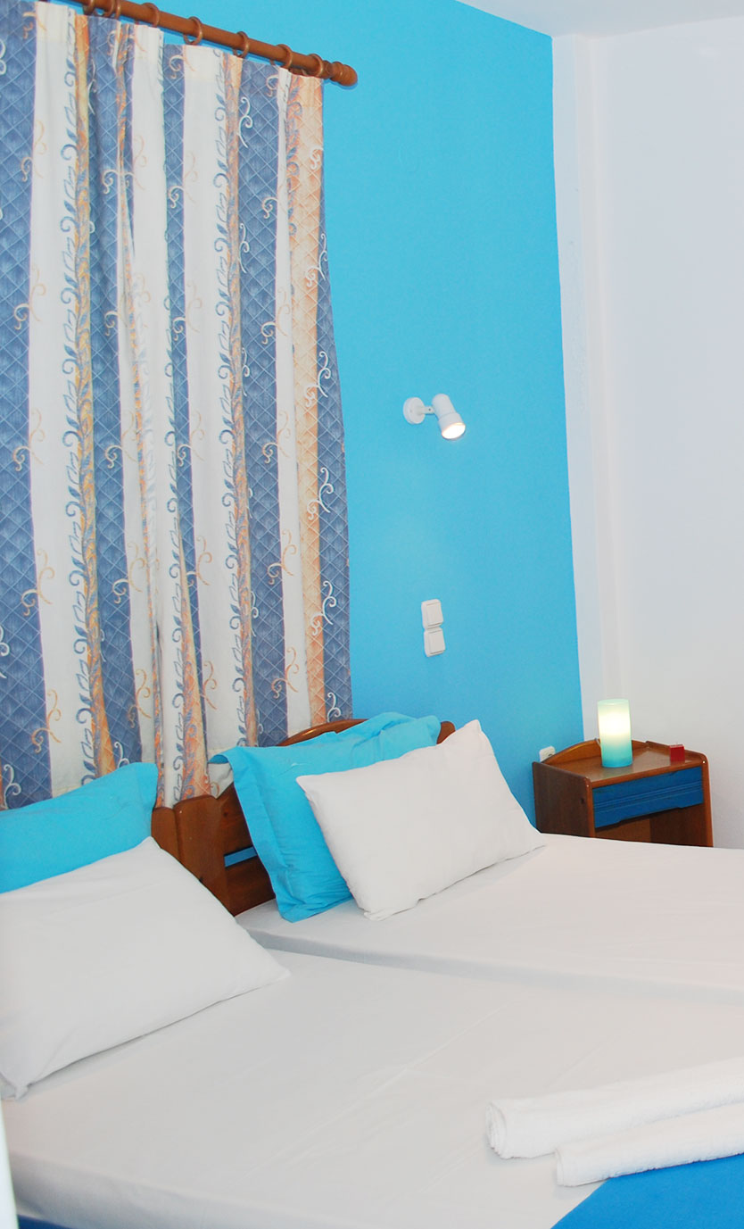 Studio στις Καμάρες Σίφνου με μερική θέα στη θάλασσα – φωτεινό, άνετο, με μοντέρνες λεπτομέρειες